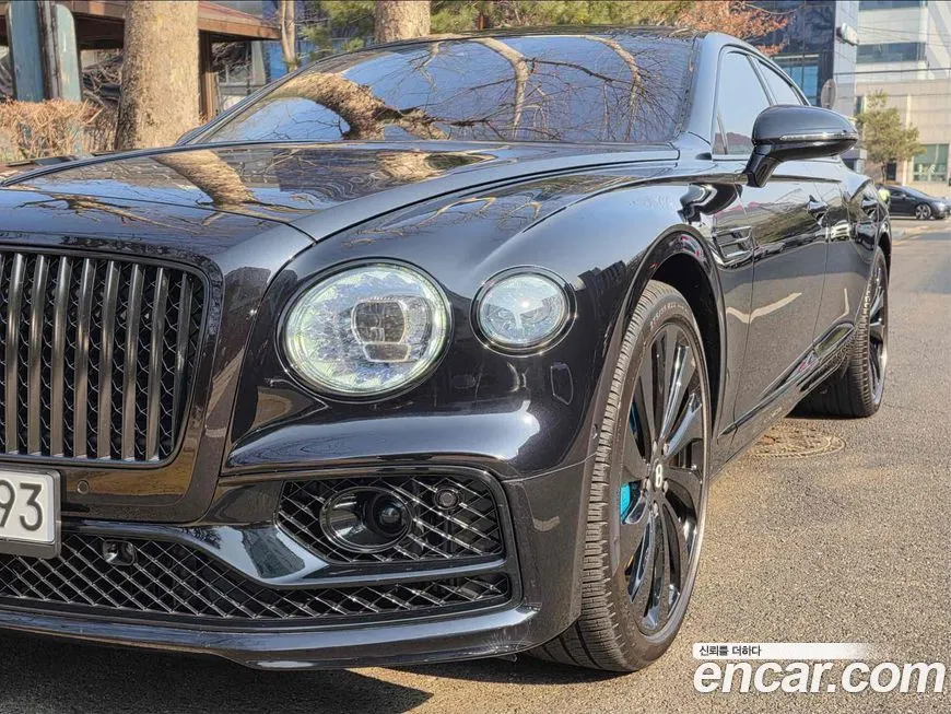 Bentley Flying Spur — фото 9