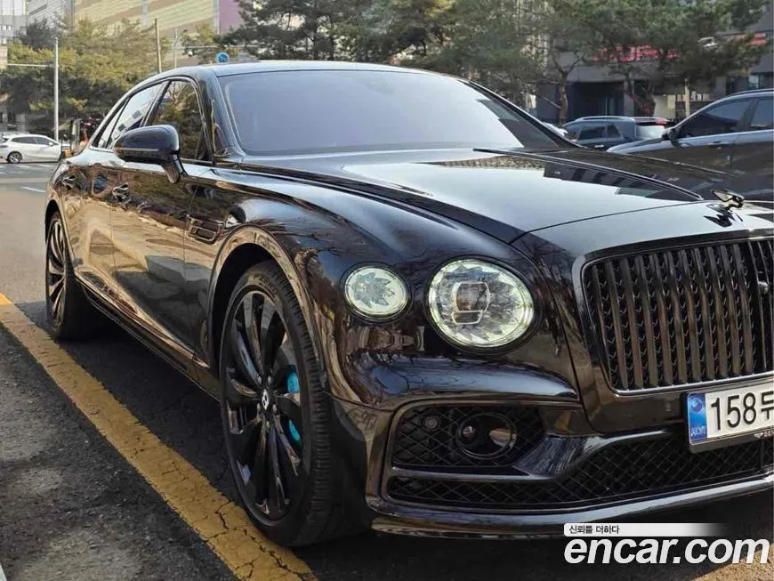 Bentley Flying Spur — фото 3