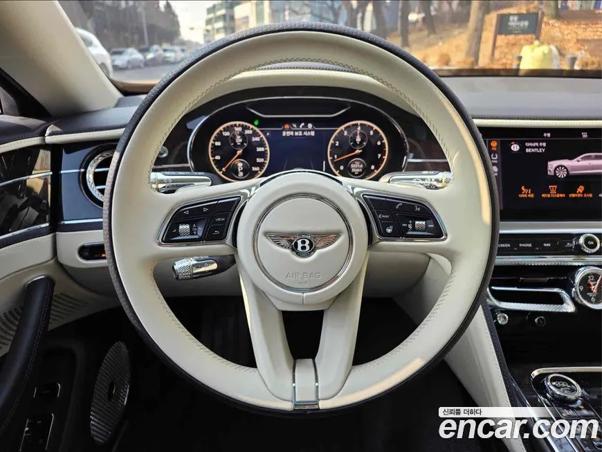 Bentley Flying Spur — фото 2