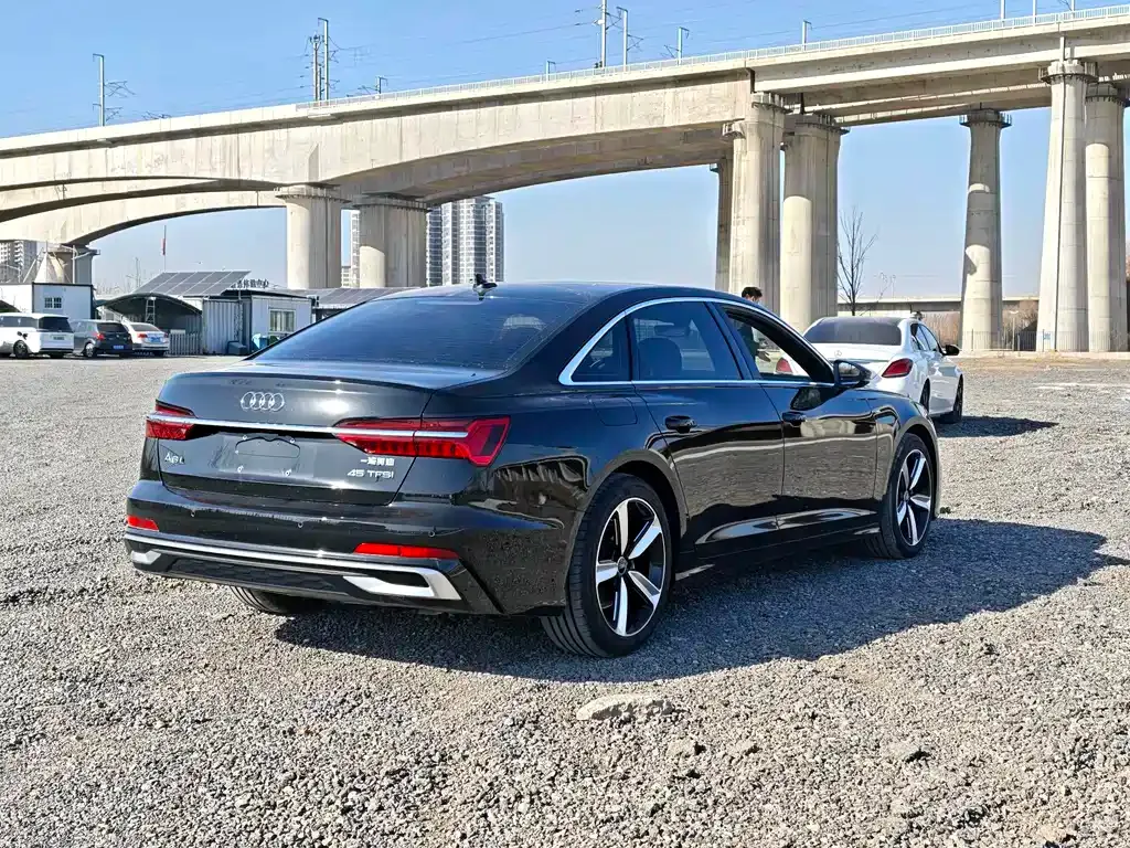 Audi A6L — фото 7