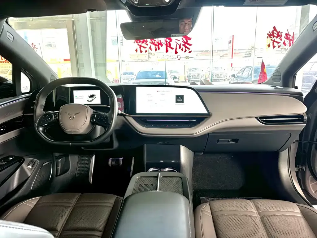 Hongqi EH7 — фото 6
