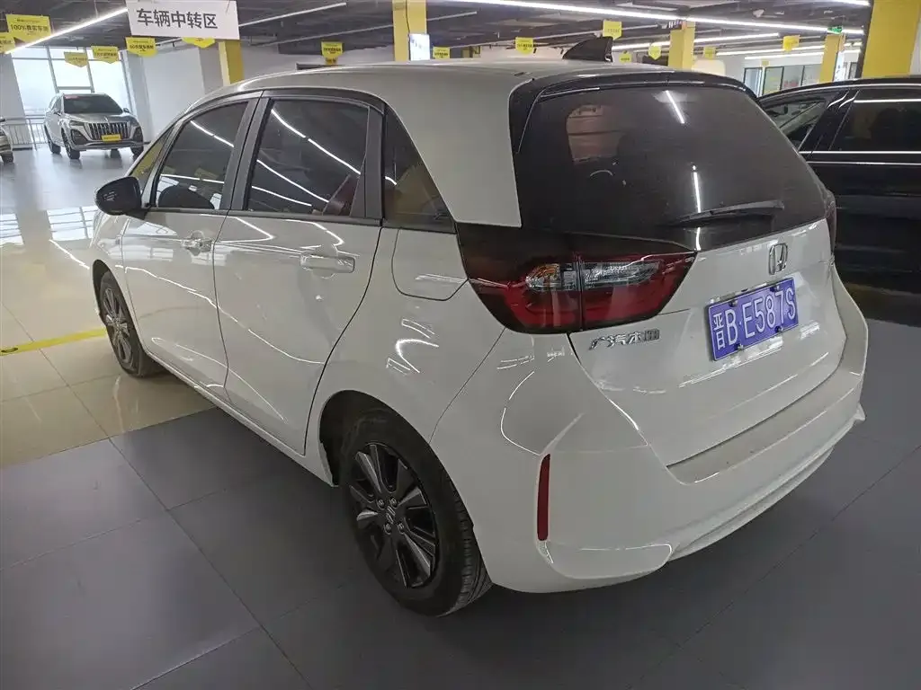 Honda Fit — фото 6