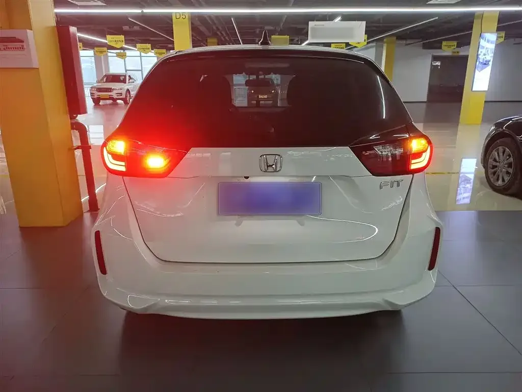 Honda Fit — фото 3