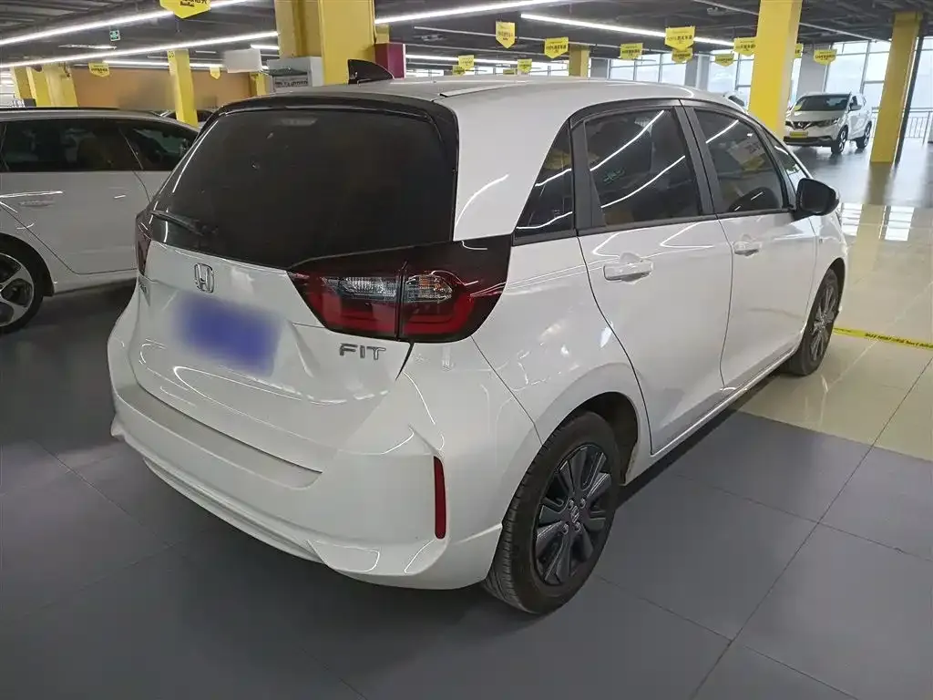 Honda Fit — фото 5