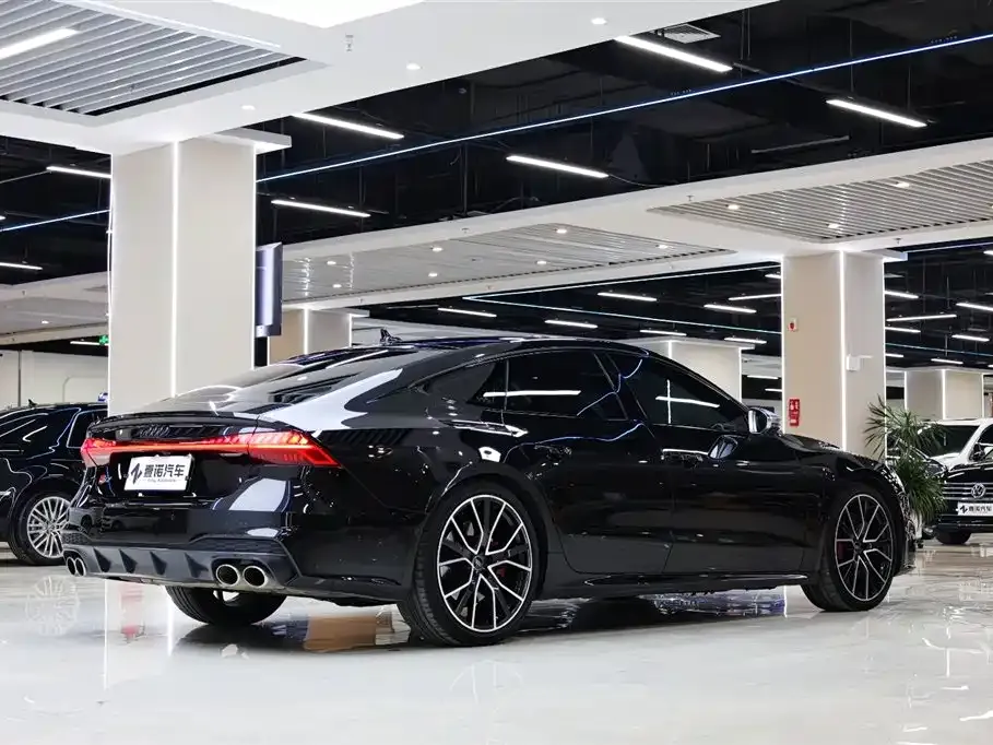 Audi S7 — фото 10