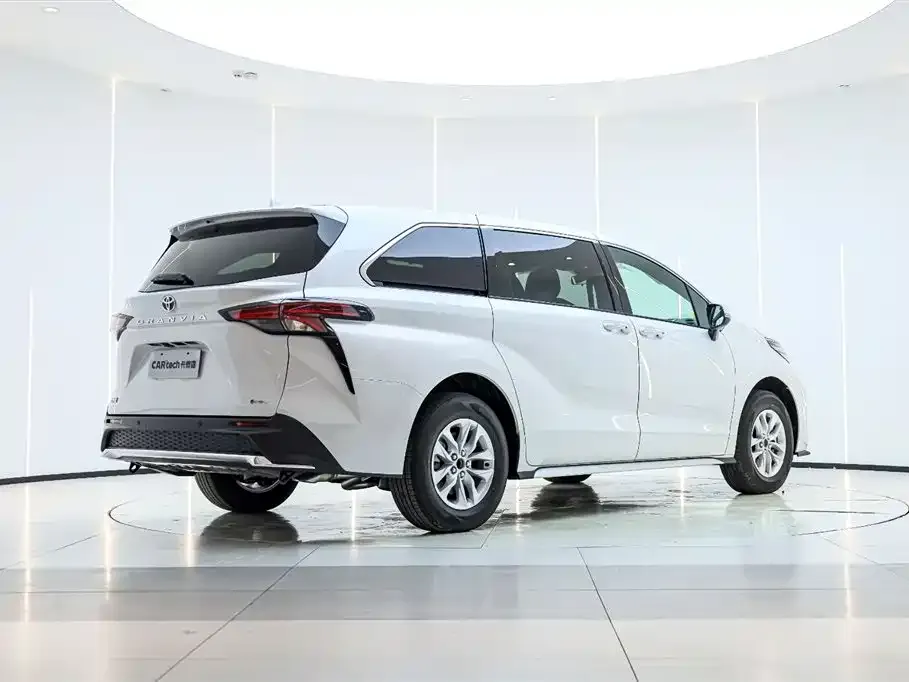 Toyota Granvia — фото 3