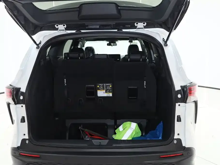 Toyota Granvia — фото 8