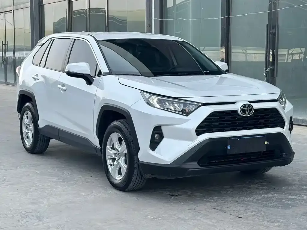 Toyota RAV4 — фото 4