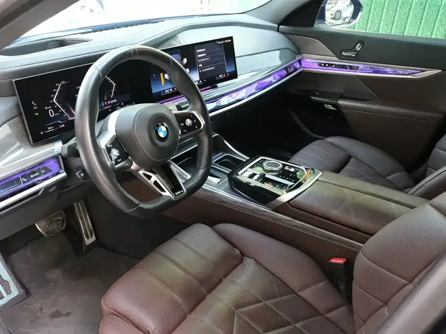 BMW 7 Series — фото 10