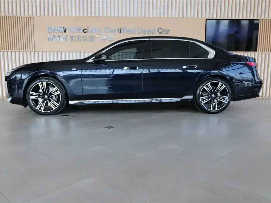 BMW 7 Series — фото 3