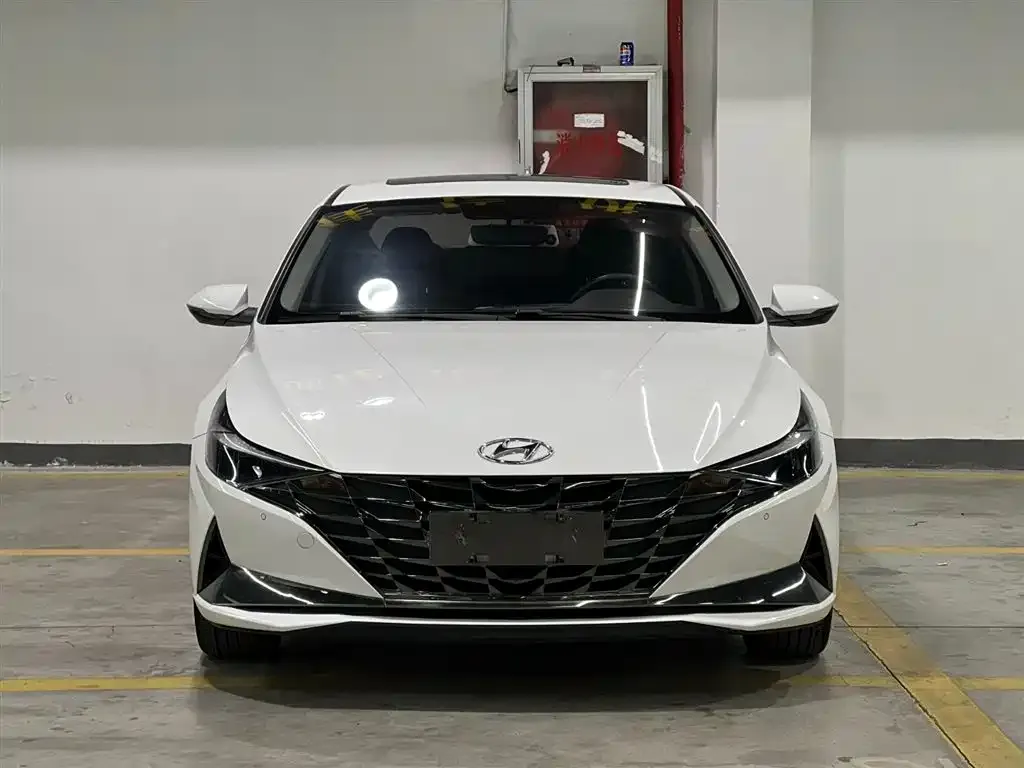 Hyundai Elantra — фото 8