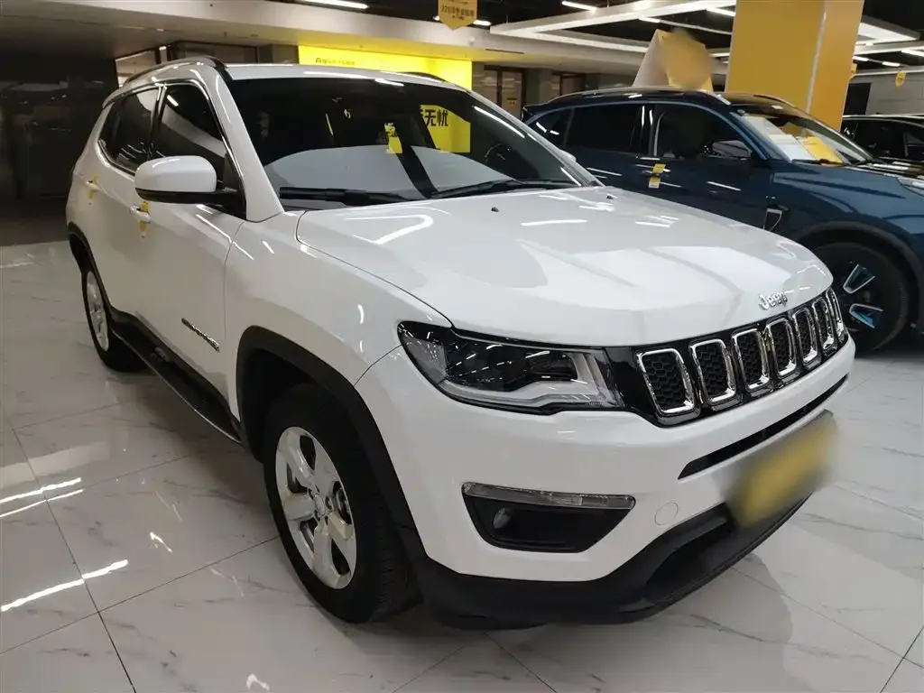 Jeep Compass — фото 5