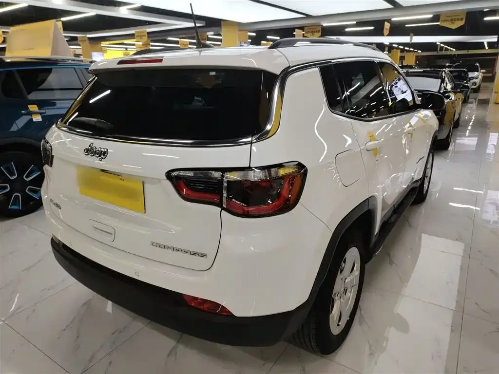 Jeep Compass — фото 3