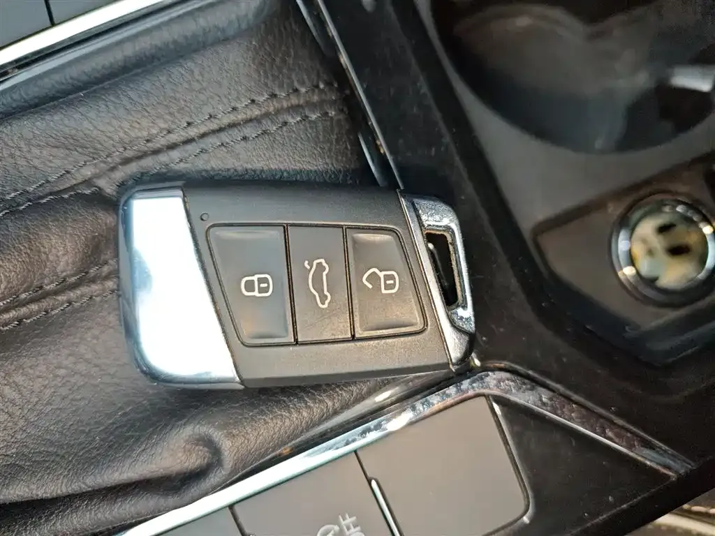 Volkswagen Passat — фото 4