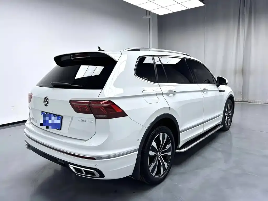 Volkswagen Tiguan L — фото 3