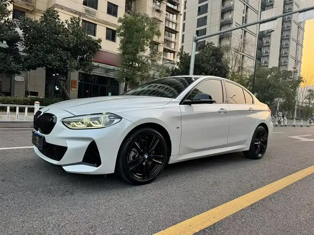 BMW 1 Series — фото 1