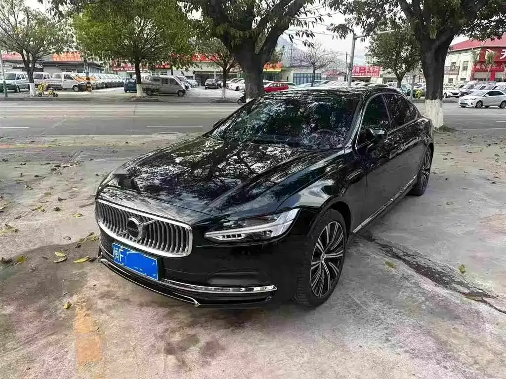 Volvo S90 — фото 1