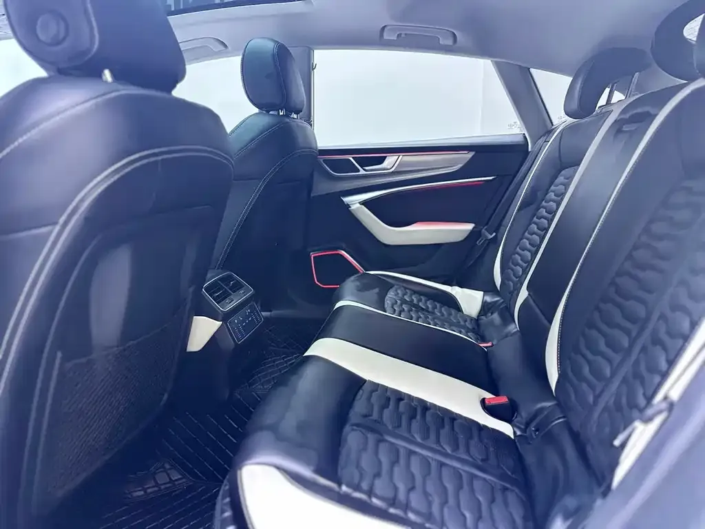 Audi A7 — фото 5