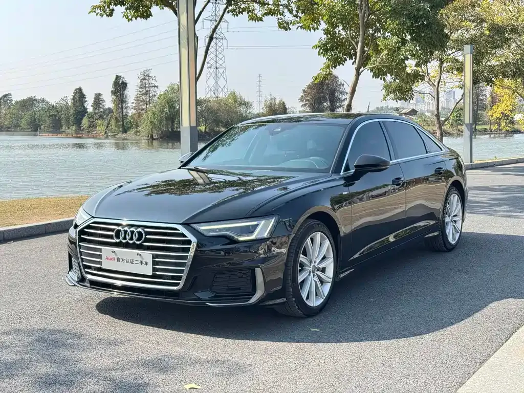 Audi A6L — фото 1
