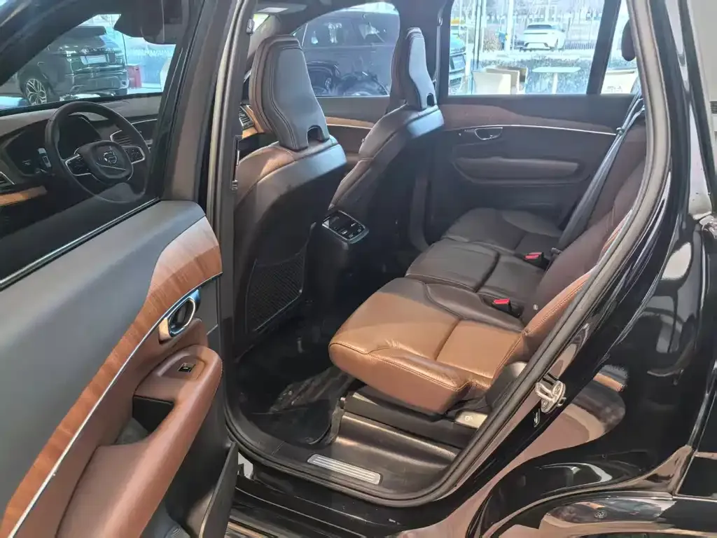 Volvo XC90 — фото 7