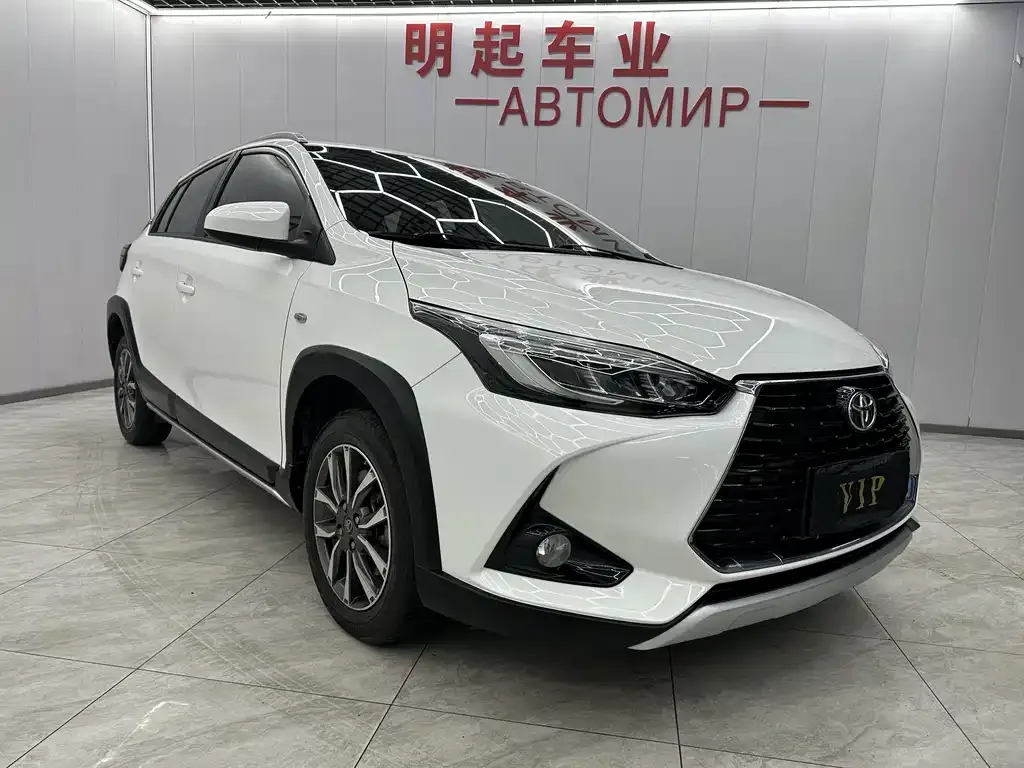 Toyota Yaris L — фото 8