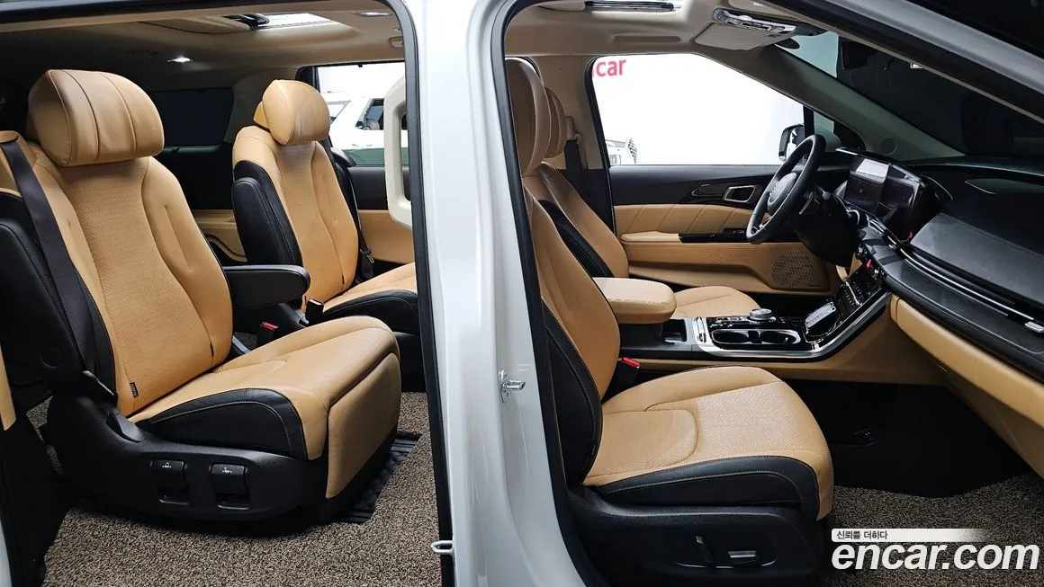 Kia Carnival — фото 10