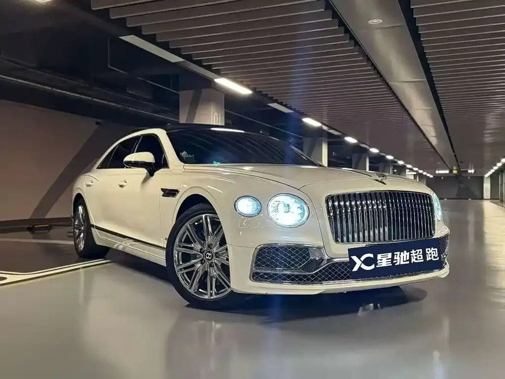 Bentley Flying Spur PHEV — фото 1