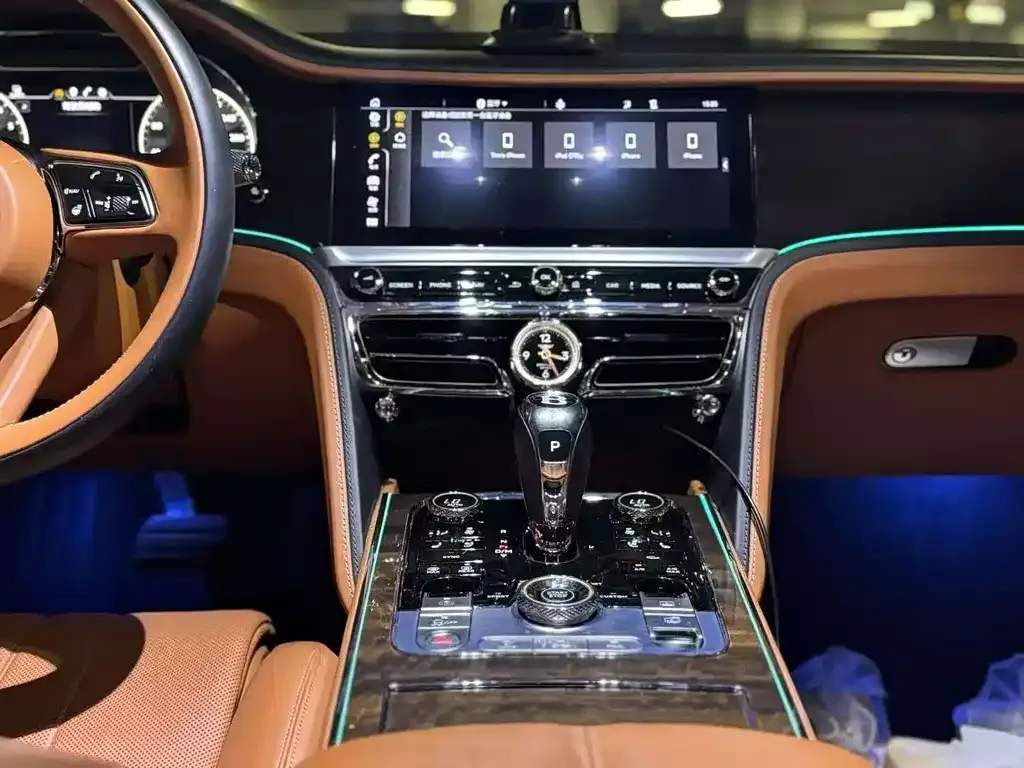 Bentley Flying Spur PHEV — фото 5