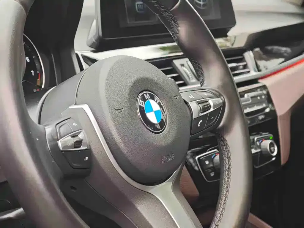 BMW X1 — фото 10