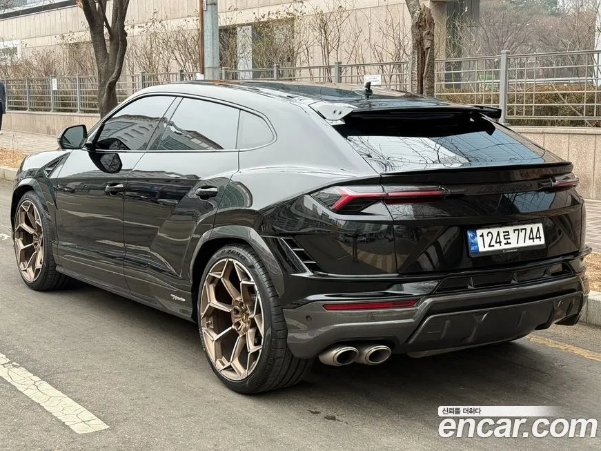 Lamborghini Urus — фото 7