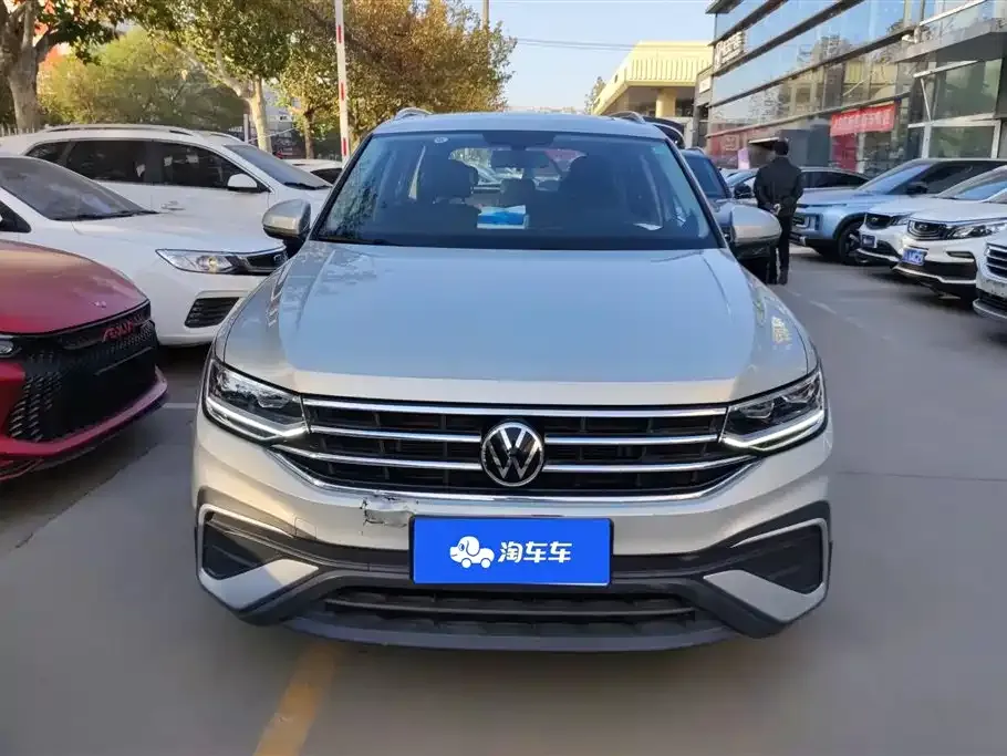Volkswagen Tiguan L — фото 7