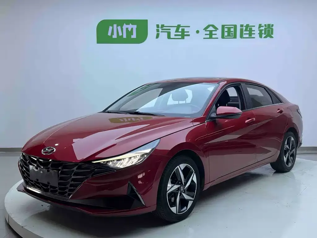 Hyundai Elantra — фото 1