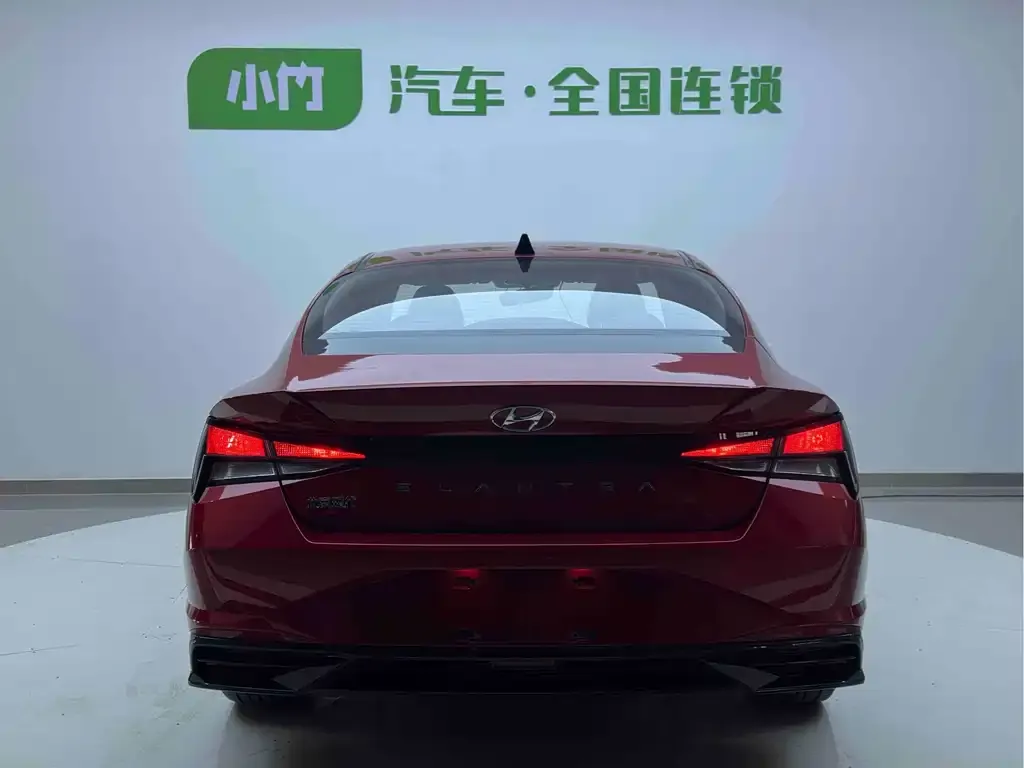 Hyundai Elantra — фото 2