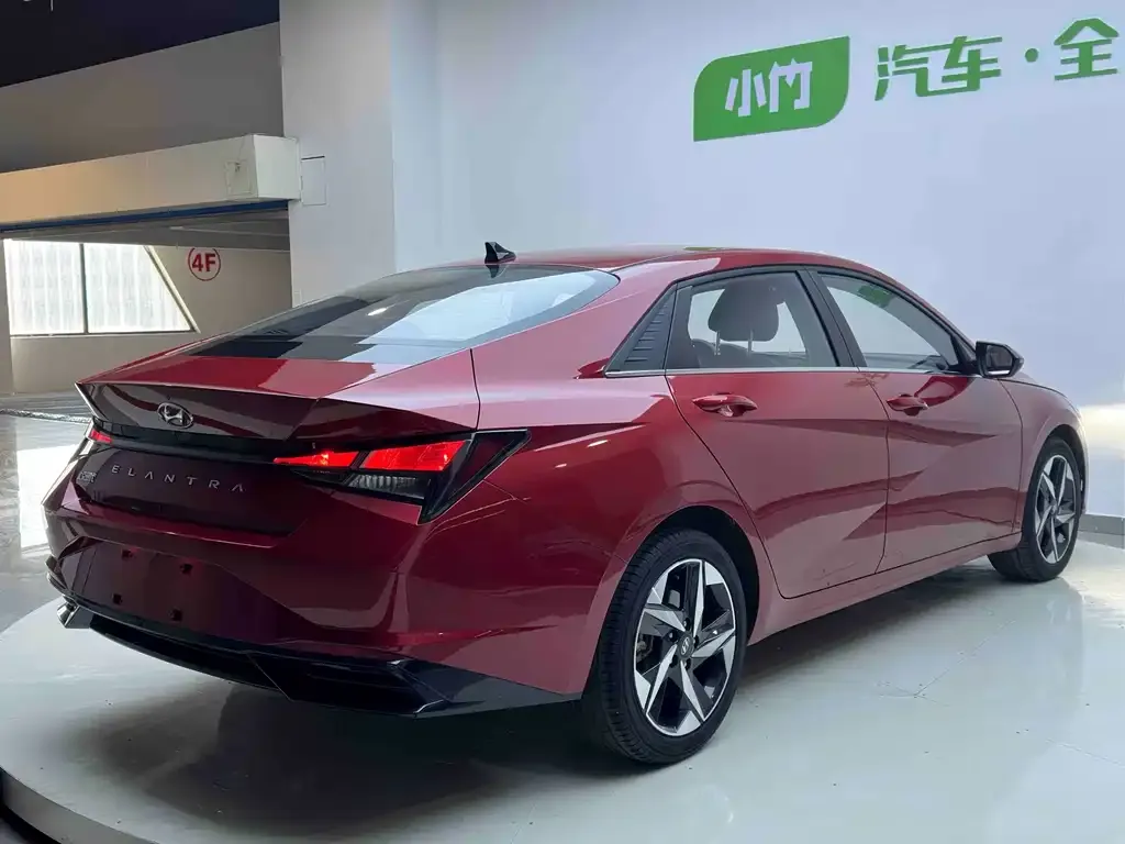 Hyundai Elantra — фото 10