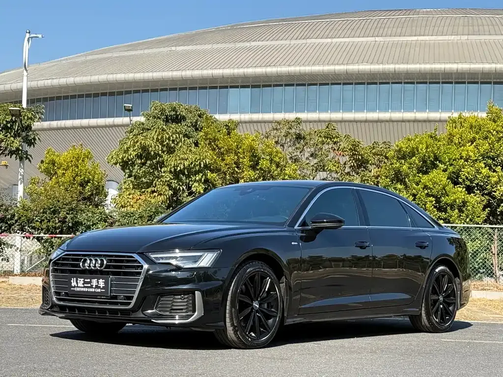 Audi A6L — фото 1