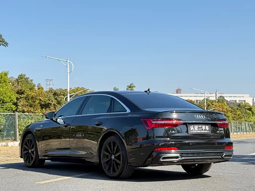 Audi A6L — фото 2