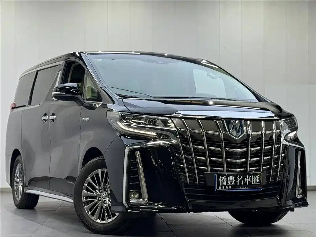 Toyota Alphard — фото 4
