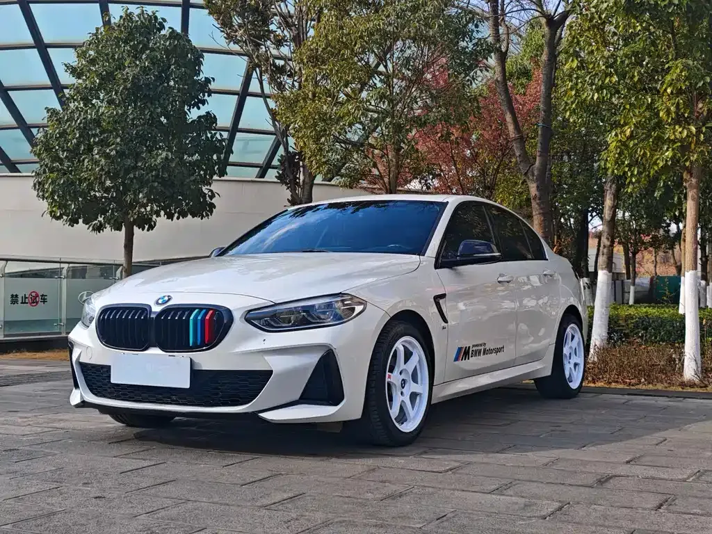 BMW 1 Series — фото 1