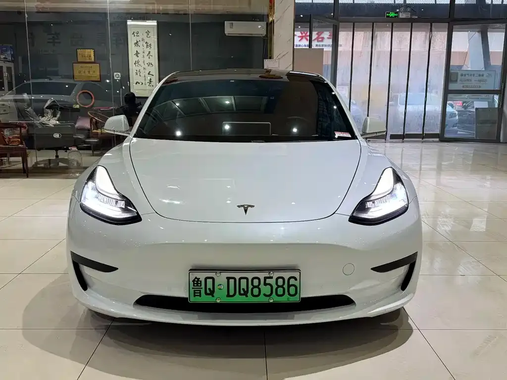Tesla Model 3 — фото 4