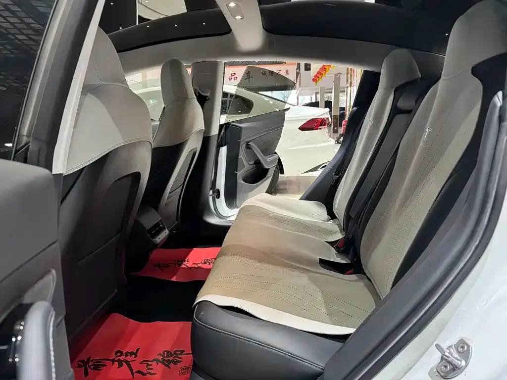 Tesla Model 3 — фото 3