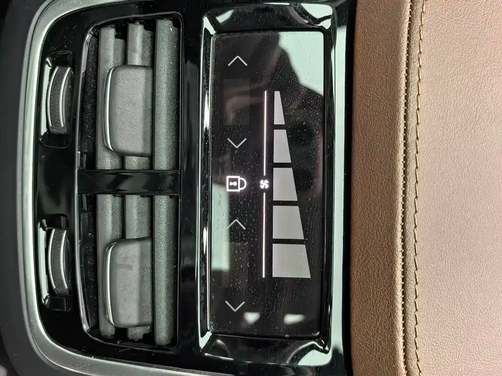 Volvo XC90 — фото 4
