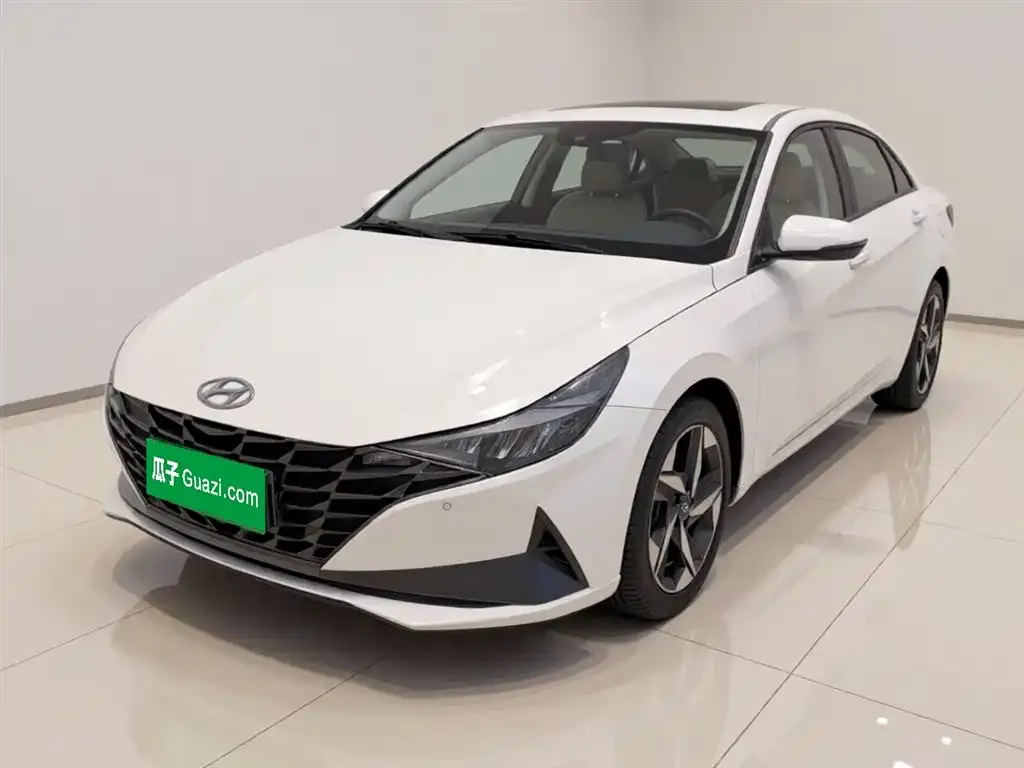 Hyundai Elantra — фото 8