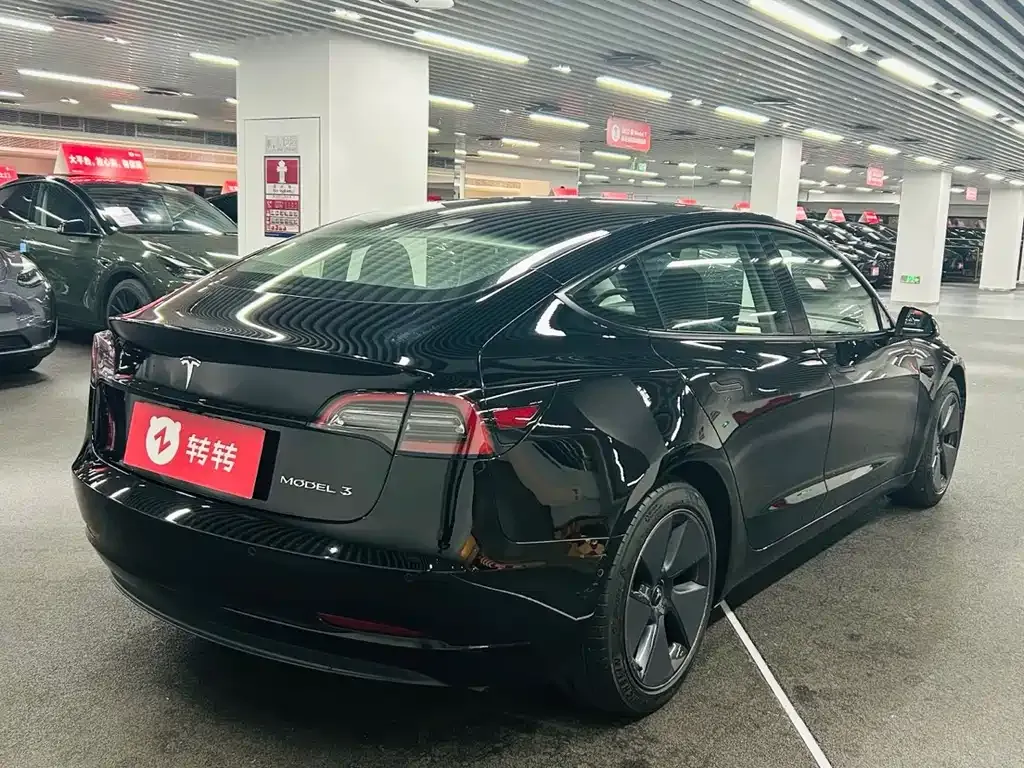 Tesla Model 3 — фото 5