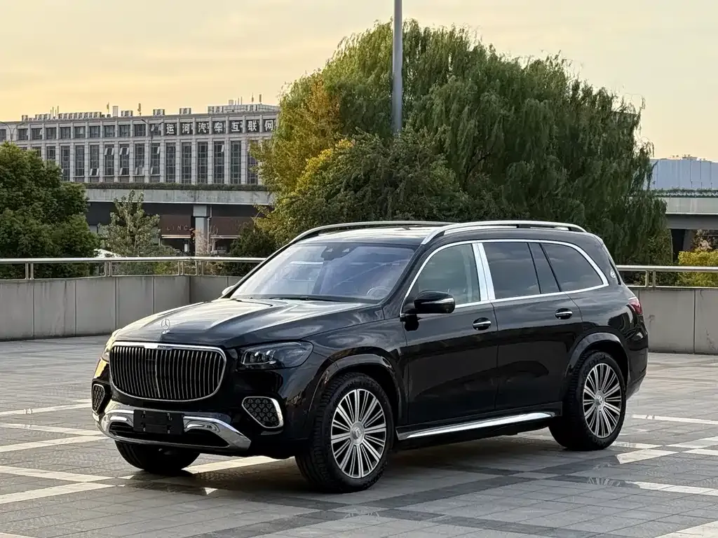 Mercedes-Benz GLS — фото 1