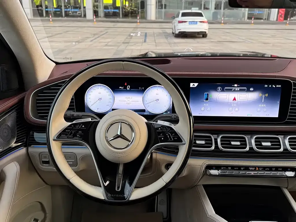 Mercedes-Benz GLS — фото 4