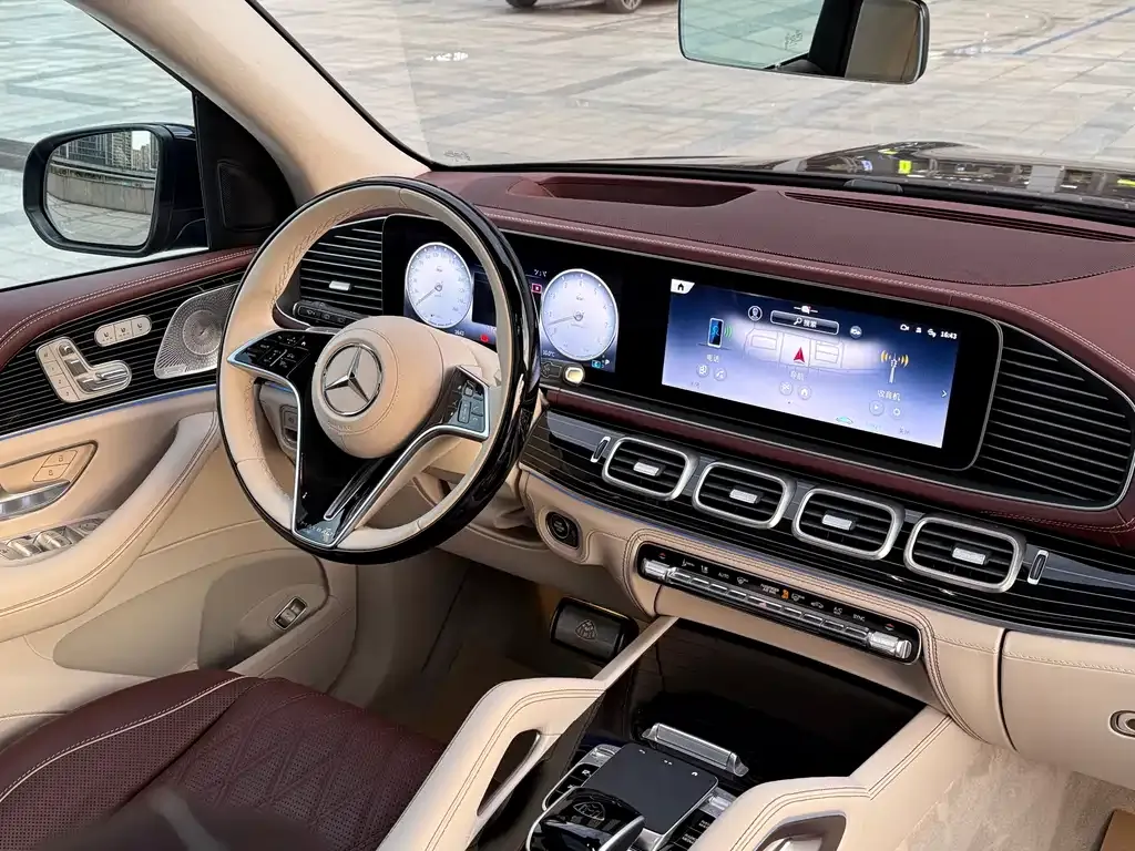 Mercedes-Benz GLS — фото 8