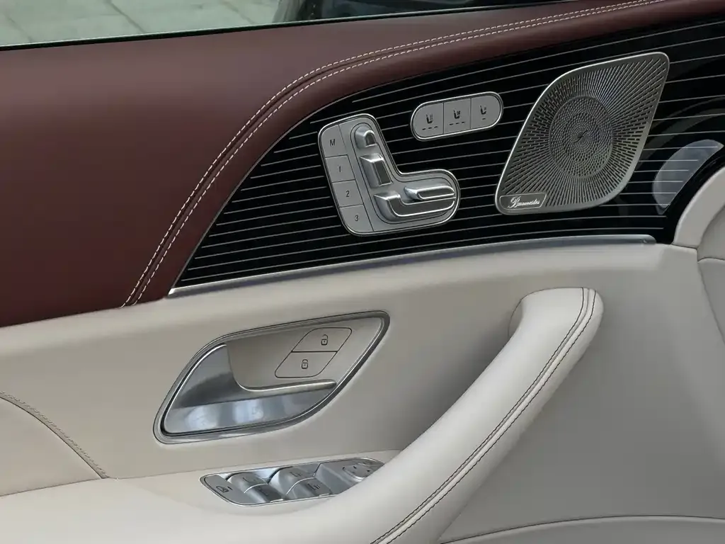 Mercedes-Benz GLS — фото 10