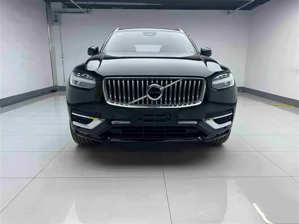 Volvo XC90 — фото 1