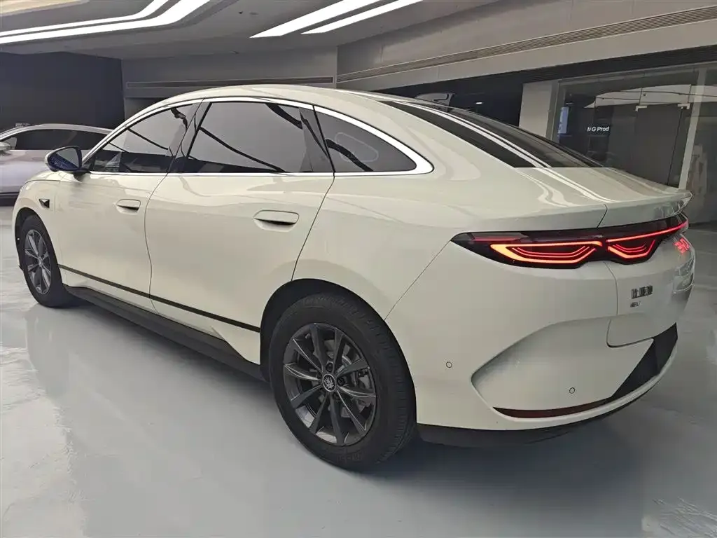BYD Qin L — фото 10