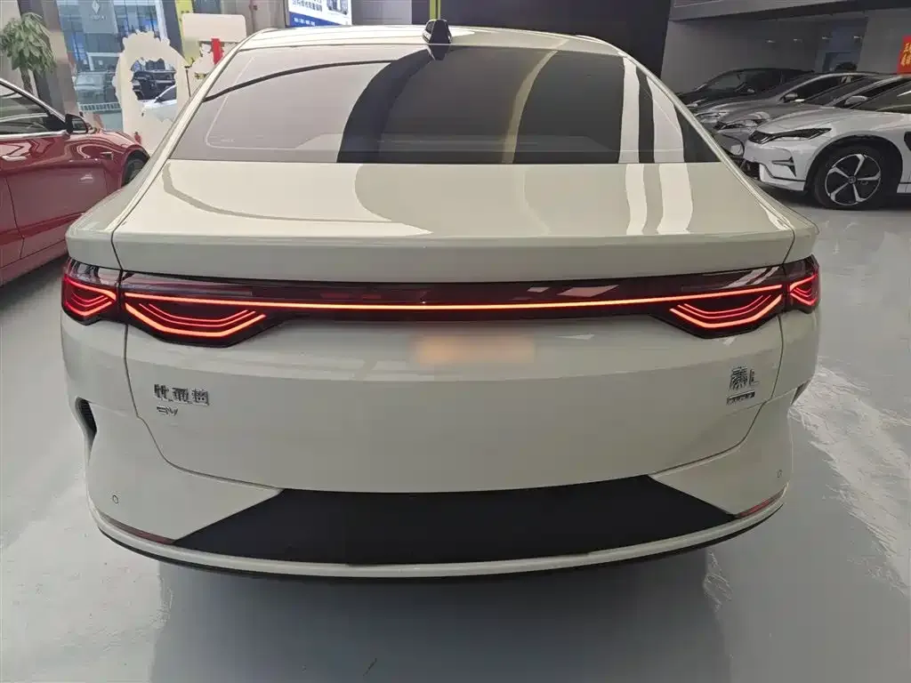BYD Qin L — фото 3